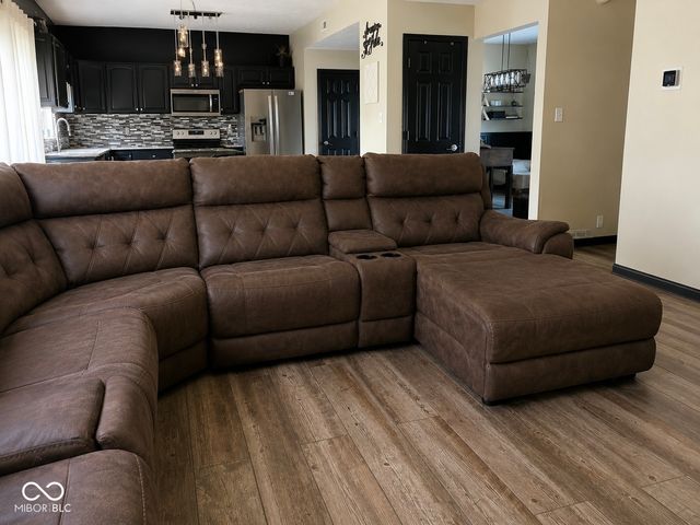 6350 Brooks Bend Boulevard, Indianapolis, IN 46237
