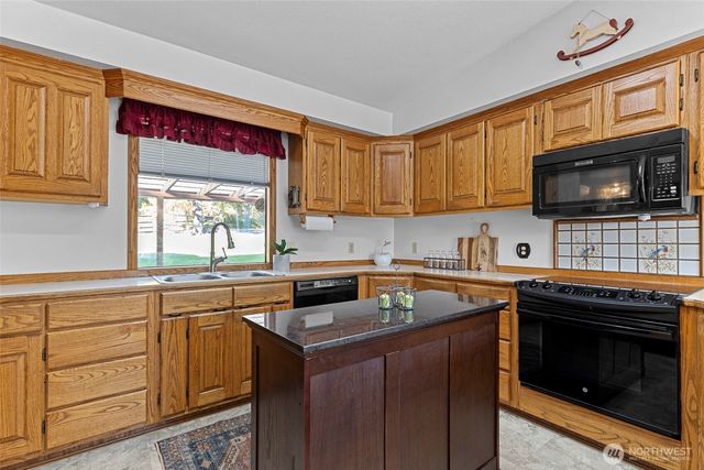288 Torrence Lane, Oak Harbor, WA 98277