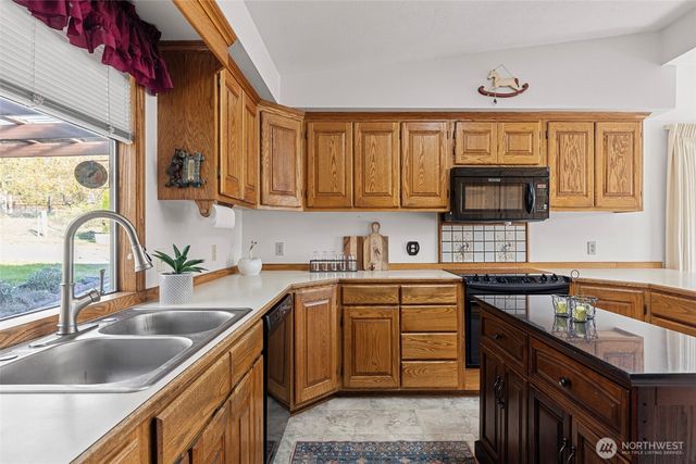 288 Torrence Lane, Oak Harbor, WA 98277