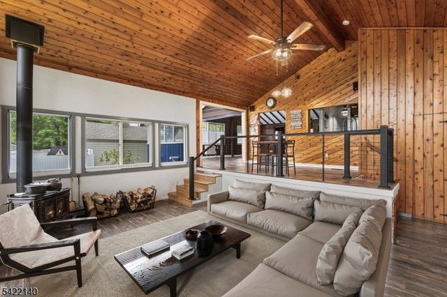 124 E Shore Trl, Sparta Twp., NJ 07871