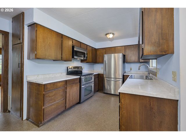 5060 Nw GALES CREEK Rd, Forest Grove, OR 97116