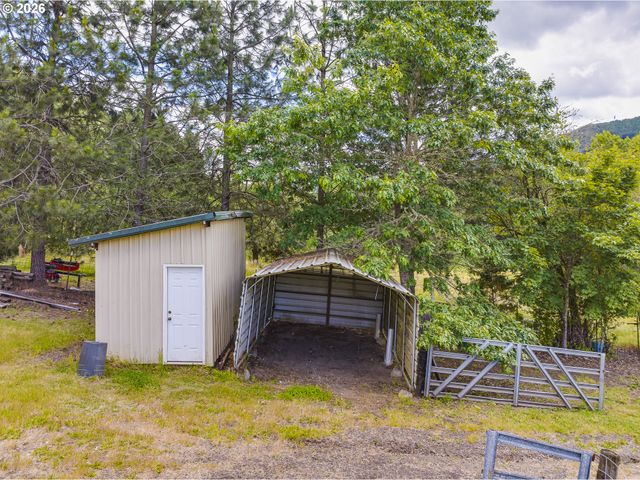 5060 Nw GALES CREEK Rd, Forest Grove, OR 97116