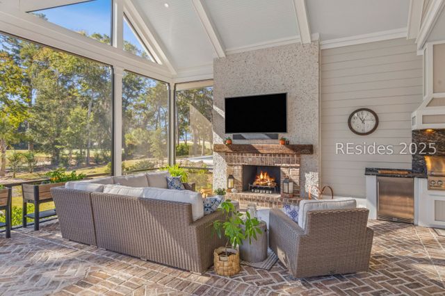 13 Magnolia Blossom Dr, Bluffton, SC 29910