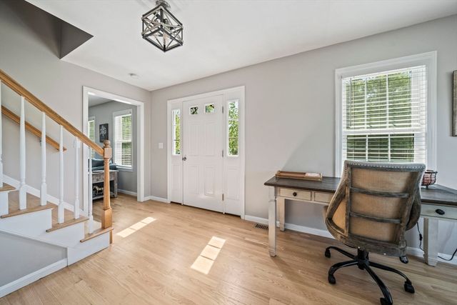 67 Franklin St, Halifax, MA 02338