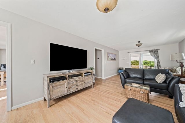 67 Franklin St, Halifax, MA 02338