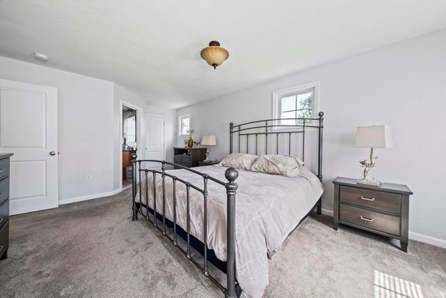 67 Franklin St, Halifax, MA 02338