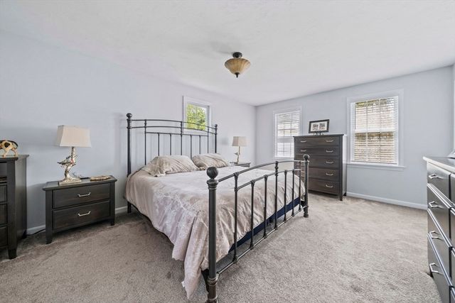 67 Franklin St, Halifax, MA 02338