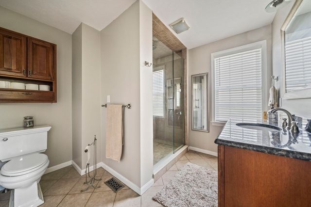 67 Franklin St, Halifax, MA 02338