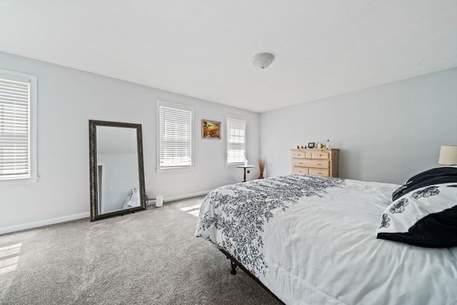 67 Franklin St, Halifax, MA 02338
