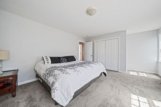 67 Franklin St, Halifax, MA 02338
