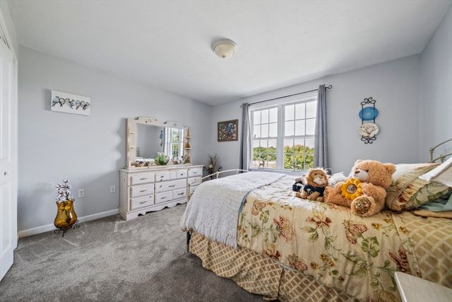 67 Franklin St, Halifax, MA 02338