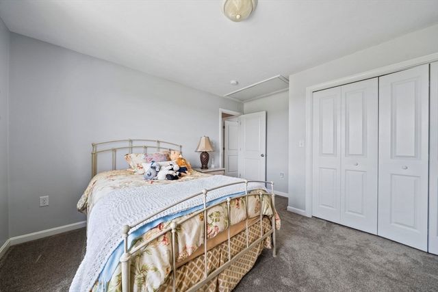 67 Franklin St, Halifax, MA 02338