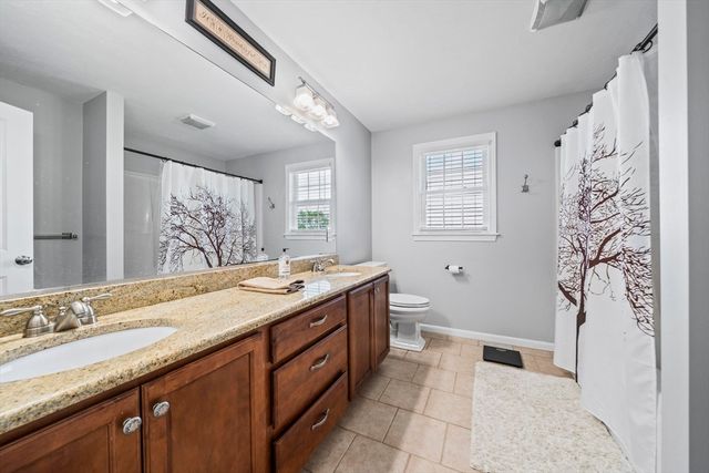 67 Franklin St, Halifax, MA 02338