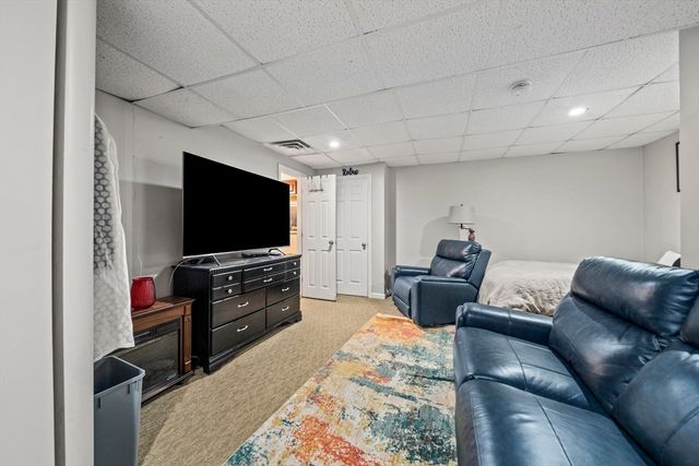 67 Franklin St, Halifax, MA 02338