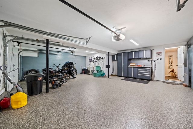 67 Franklin St, Halifax, MA 02338