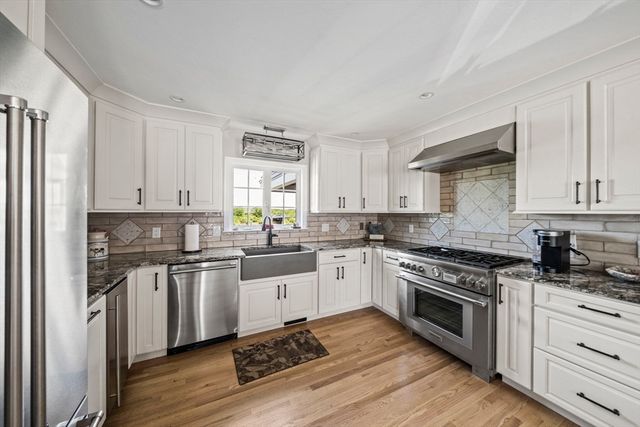 67 Franklin St, Halifax, MA 02338