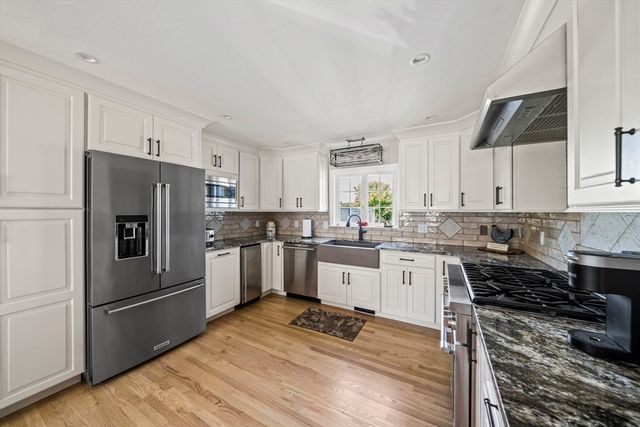 67 Franklin St, Halifax, MA 02338