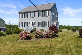 67 Franklin St, Halifax, MA 02338