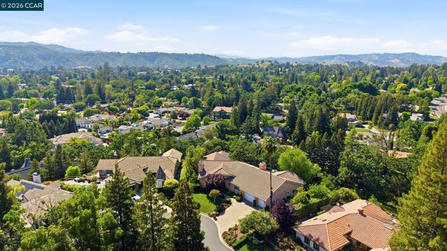 2426 Heritage Oaks Dr, Alamo, CA 94507