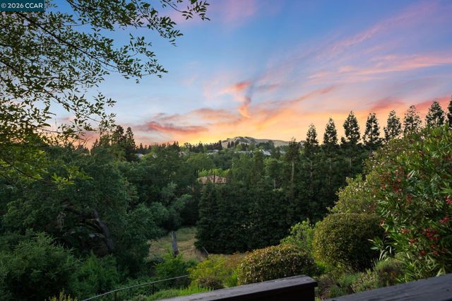 2426 Heritage Oaks Dr, Alamo, CA 94507