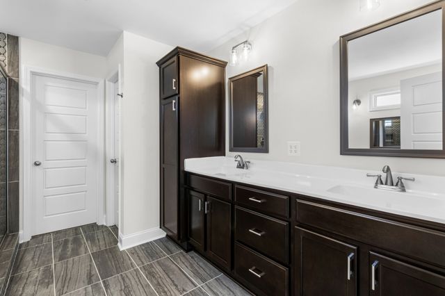 548 Castle Pinckney Lane, Clarksville, TN 37042