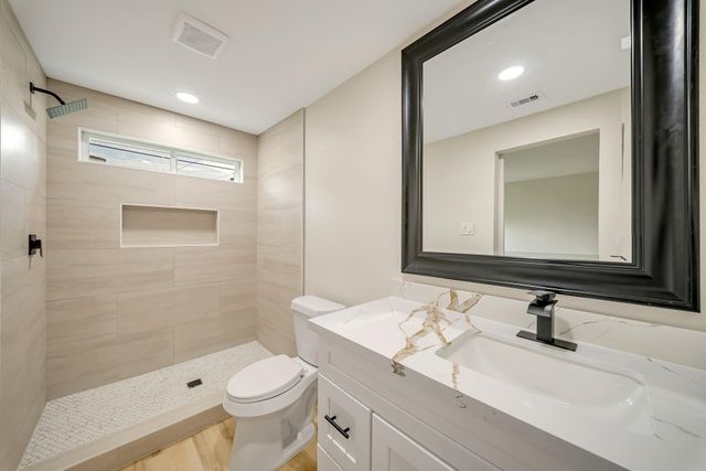 5107 Kingsbury Street, Houston, TX 77021