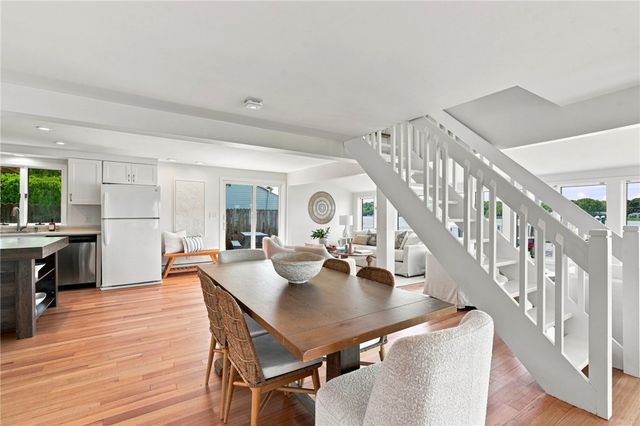 32 King Philip Avenue, Barrington, RI 02806
