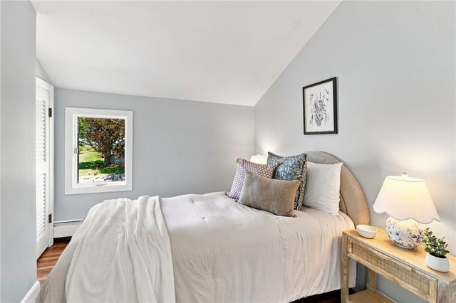 32 King Philip Avenue, Barrington, RI 02806