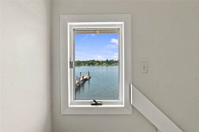 32 King Philip Avenue, Barrington, RI 02806