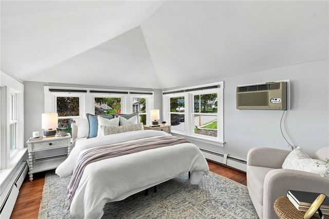 32 King Philip Avenue, Barrington, RI 02806