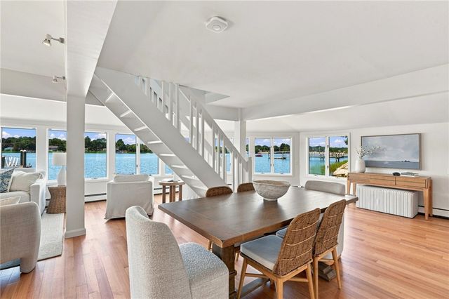 32 King Philip Avenue, Barrington, RI 02806