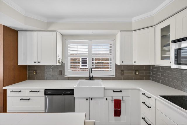 44174 Rivergate Drive, Clinton Township, MI 48038