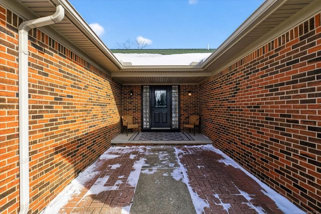 44174 Rivergate Drive, Clinton Township, MI 48038