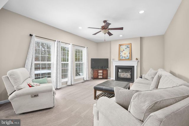 45 CRESTWOOD LN, Stafford, VA 22554