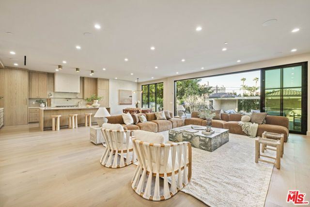 14273 Greenleaf Street, Los Angeles, CA 91423