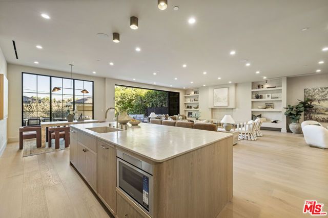 14273 Greenleaf Street, Los Angeles, CA 91423