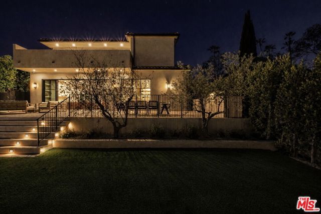 14273 Greenleaf Street, Los Angeles, CA 91423