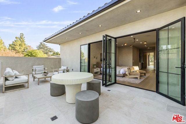 14273 Greenleaf Street, Los Angeles, CA 91423