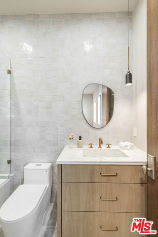 14273 Greenleaf Street, Los Angeles, CA 91423