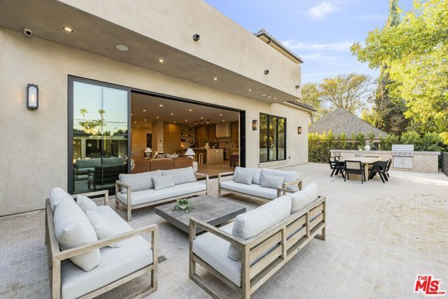 14273 Greenleaf Street, Los Angeles, CA 91423