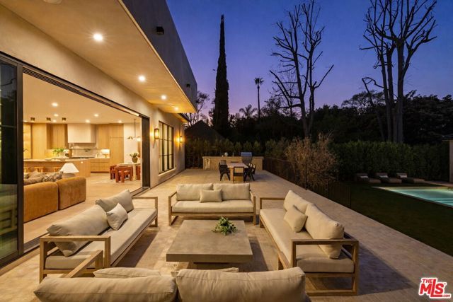14273 Greenleaf Street, Los Angeles, CA 91423