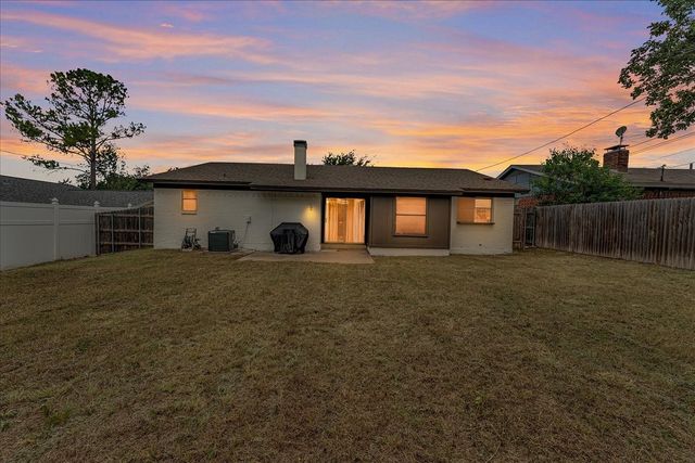 6548 Wooddale Drive, Watauga, TX 76148