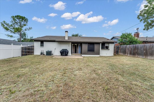 6548 Wooddale Drive, Watauga, TX 76148