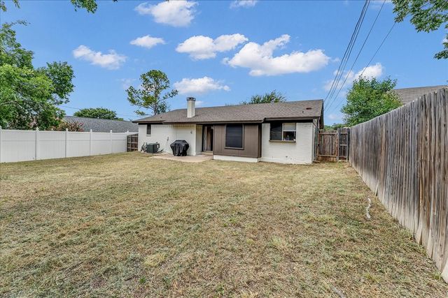 6548 Wooddale Drive, Watauga, TX 76148