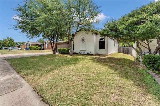 6548 Wooddale Drive, Watauga, TX 76148