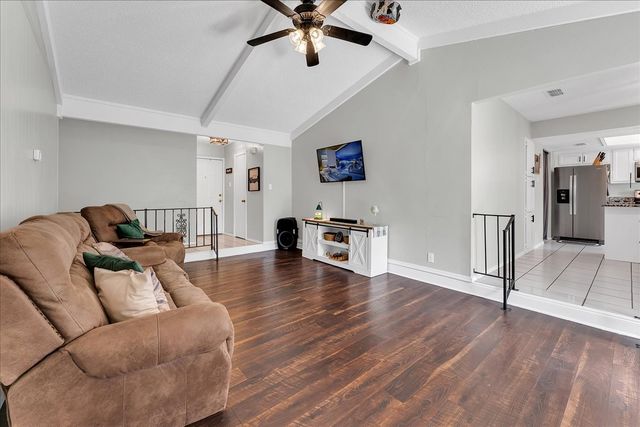6548 Wooddale Drive, Watauga, TX 76148