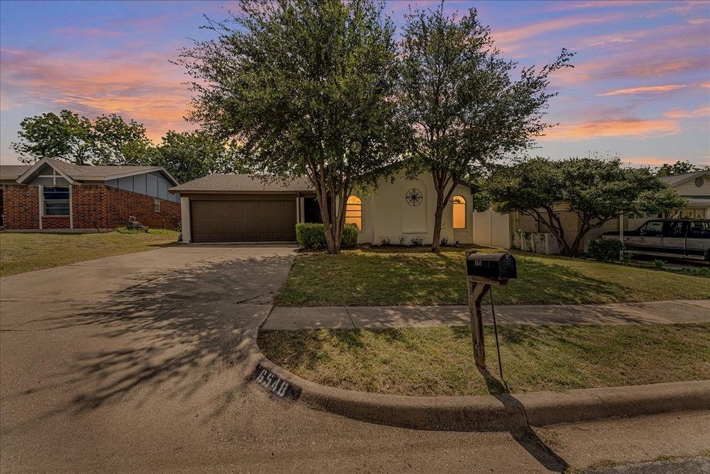 6548 Wooddale Drive, Watauga, TX 76148