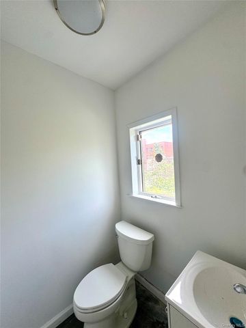 67-05 Roosevelt Avenue, Woodside, NY 11377