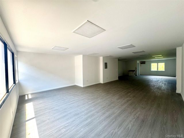67-05 Roosevelt Avenue, Woodside, NY 11377