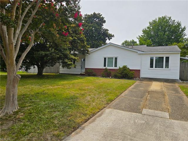 4721 Lonewillow LN, Virginia Beach, VA 23455